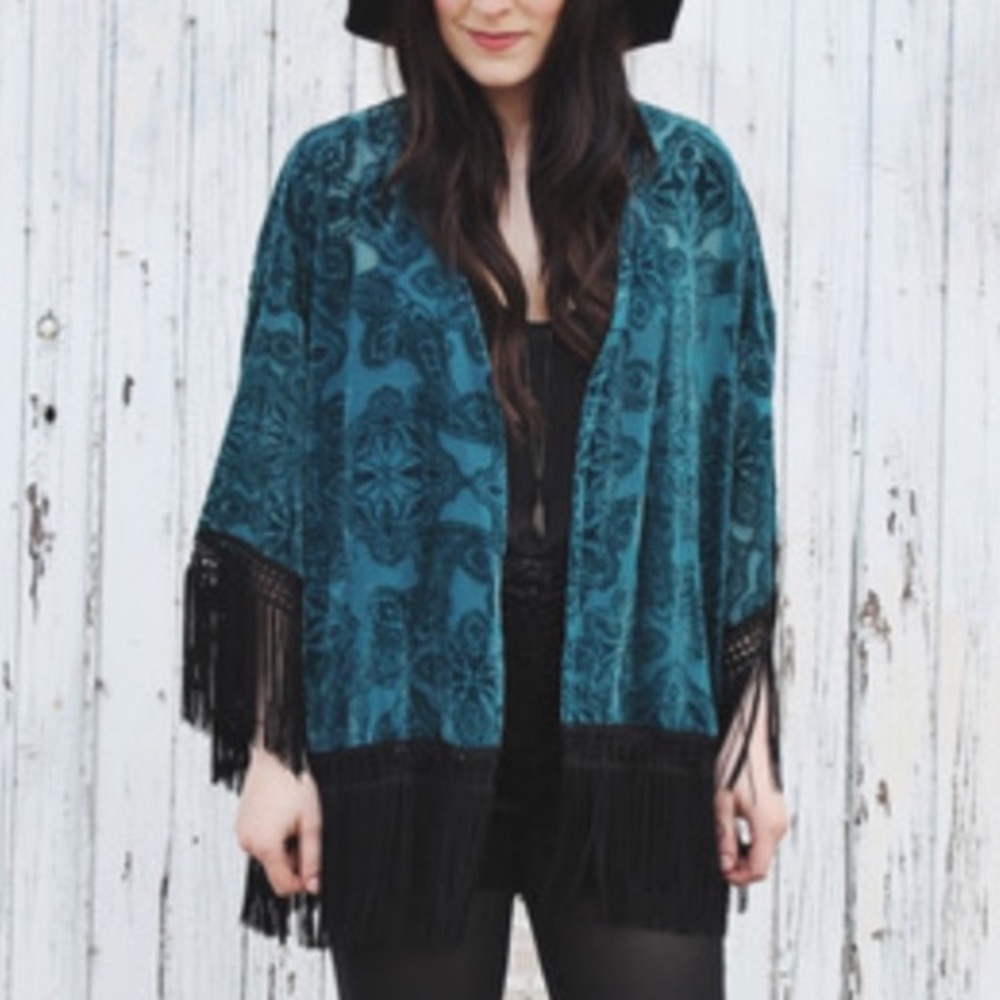 Forever 21 velvet fringe kimono